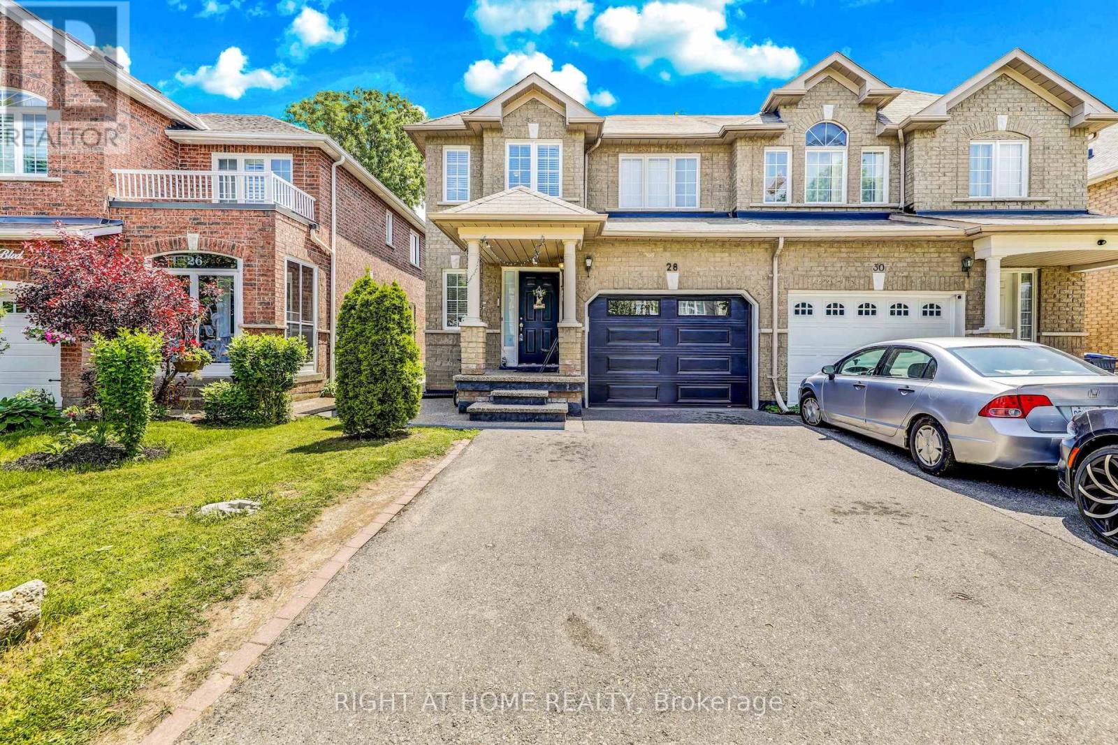 28 Cedarvalley Boulevard, Brampton, Ontario  L7A 2C2 - Photo 4 - W12999676