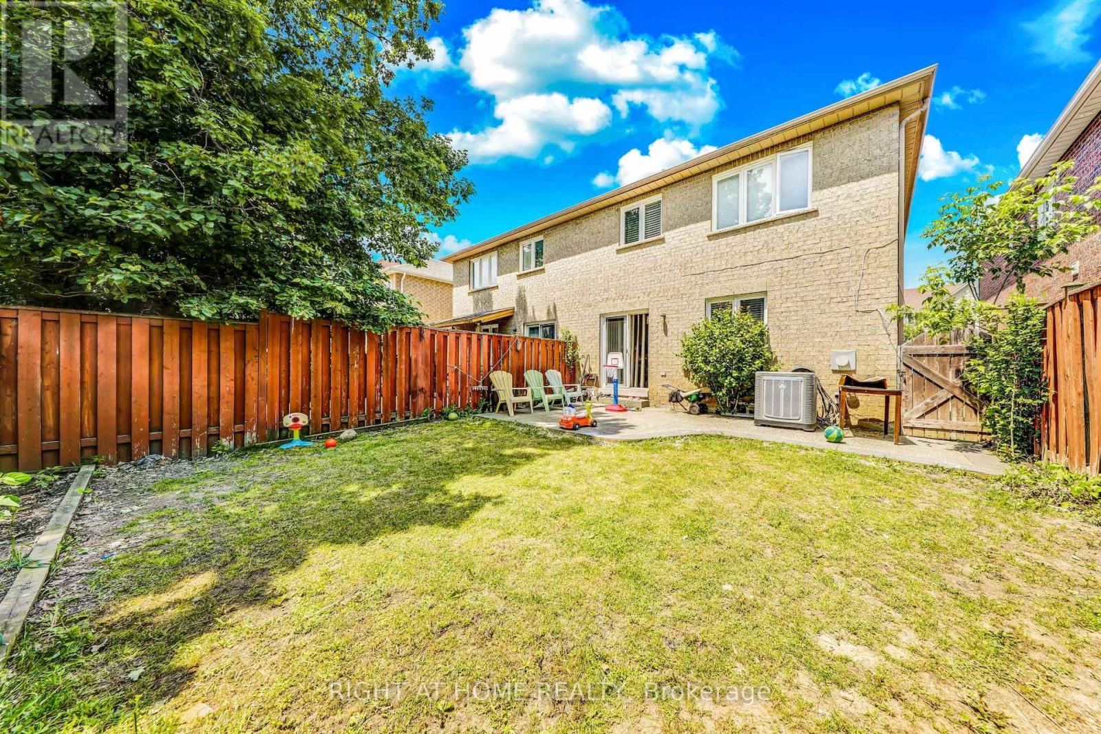 28 Cedarvalley Boulevard, Brampton, Ontario  L7A 2C2 - Photo 46 - W12999676