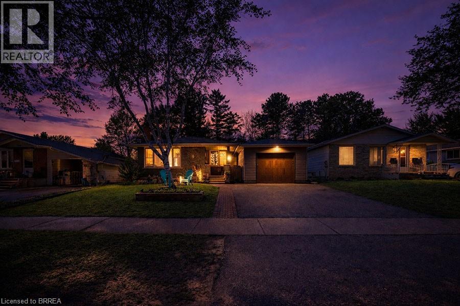 102 Century Hill Drive, Kitchener, Ontario  N2E 2H8 - Photo 2 - 40817435