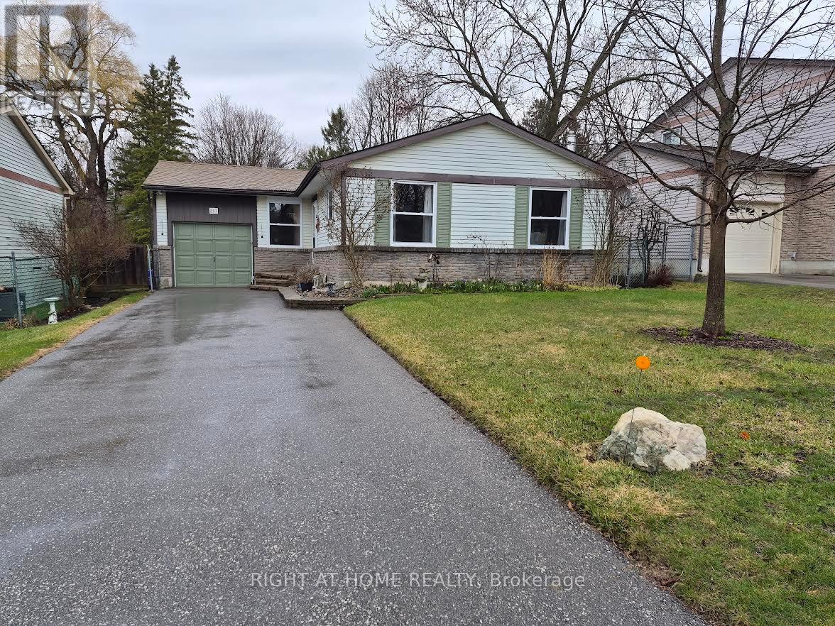 853 MAGNOLIA AVENUE, Newmarket, Ontario