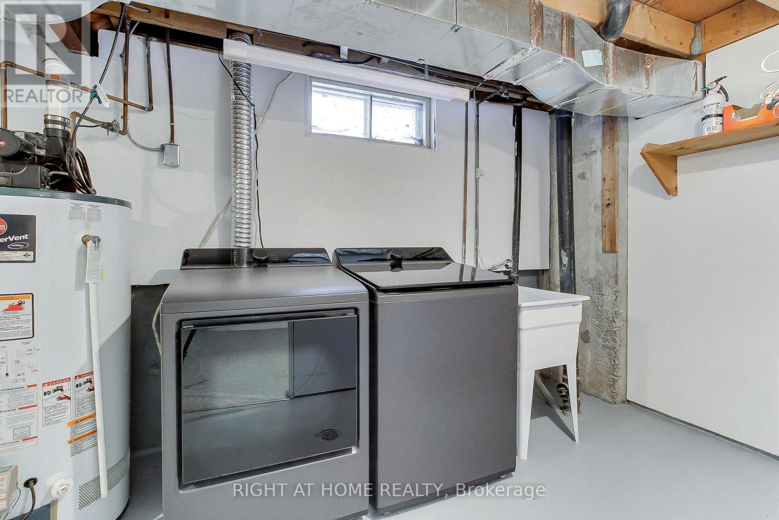 853 Magnolia Avenue, Newmarket, Ontario  L3Y 5H5 - Photo 36 - N12723300