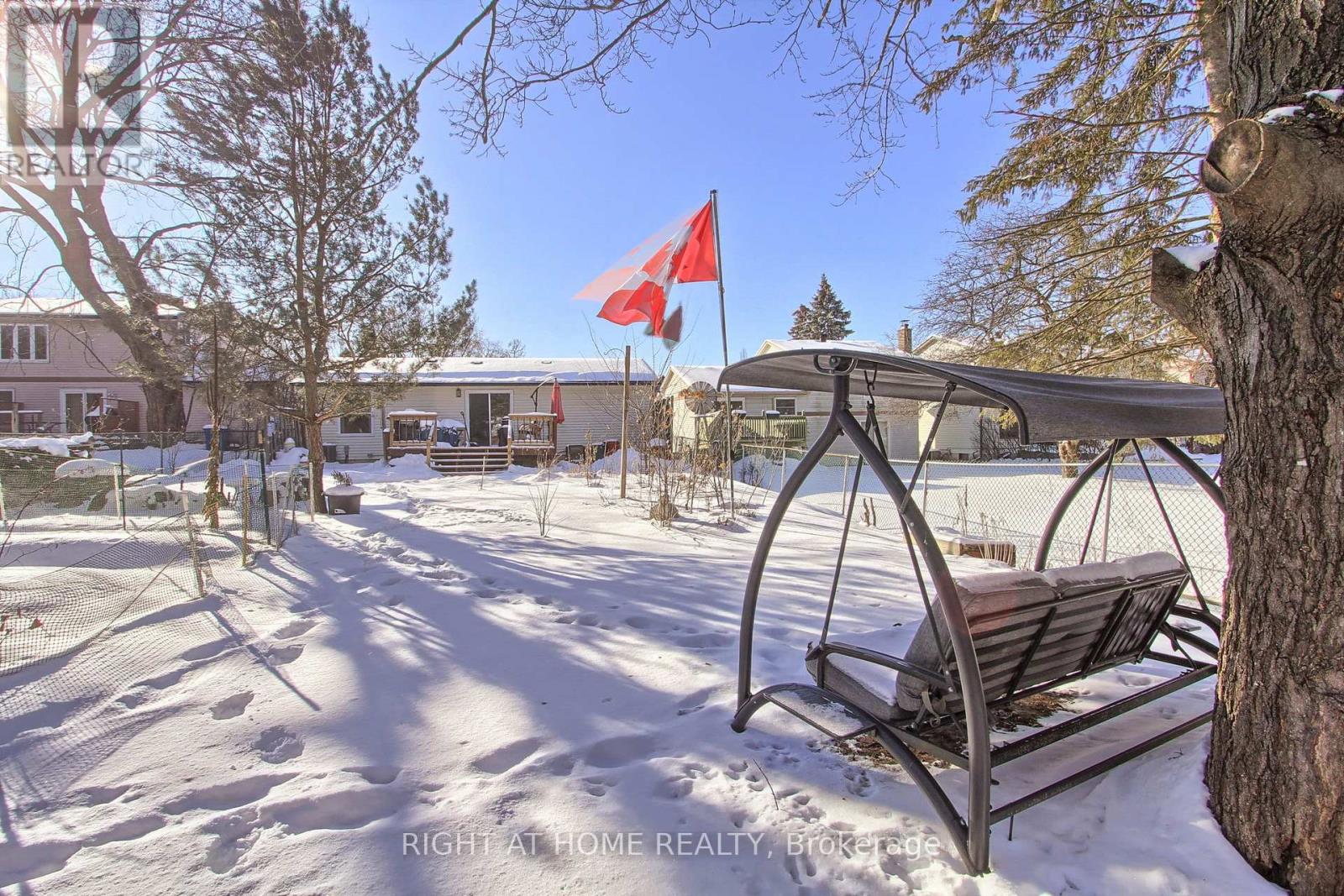 853 Magnolia Avenue, Newmarket, Ontario  L3Y 5H5 - Photo 42 - N12723300