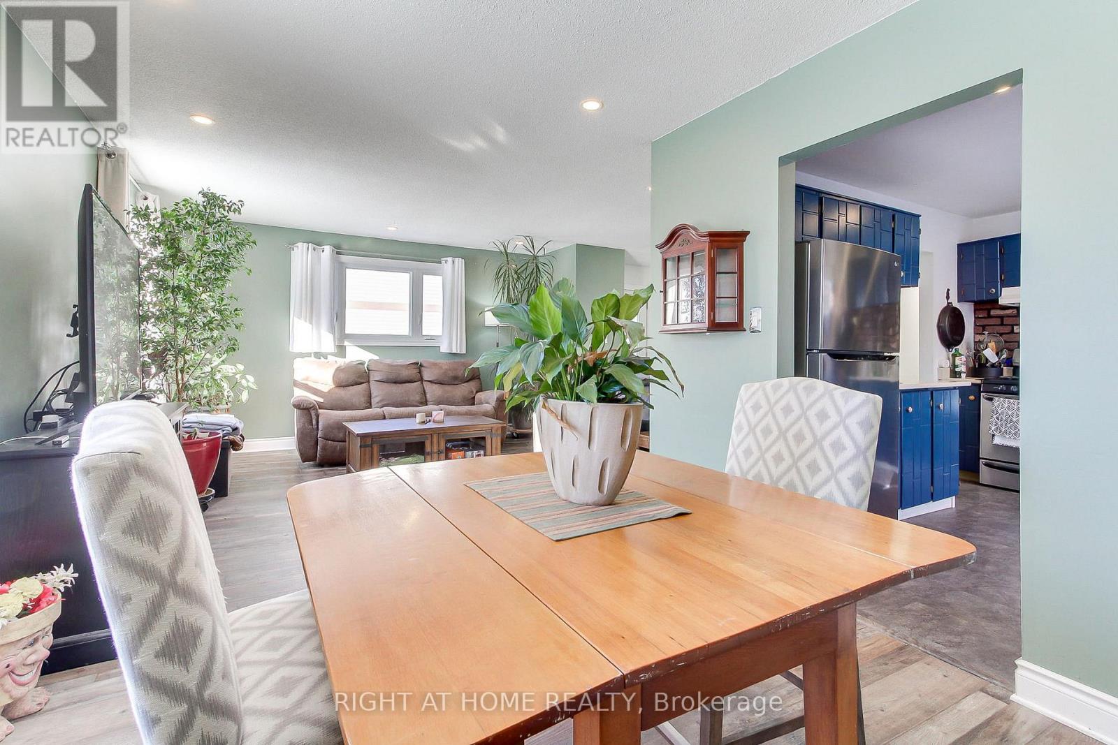 853 Magnolia Avenue, Newmarket, Ontario  L3Y 5H5 - Photo 13 - N12723300