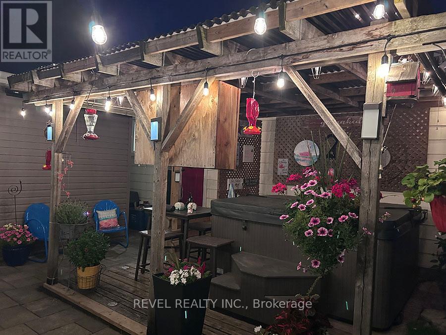 102 Century Hill Drive, Kitchener, Ontario N2E 2H8 - Photo 34 - X12996656