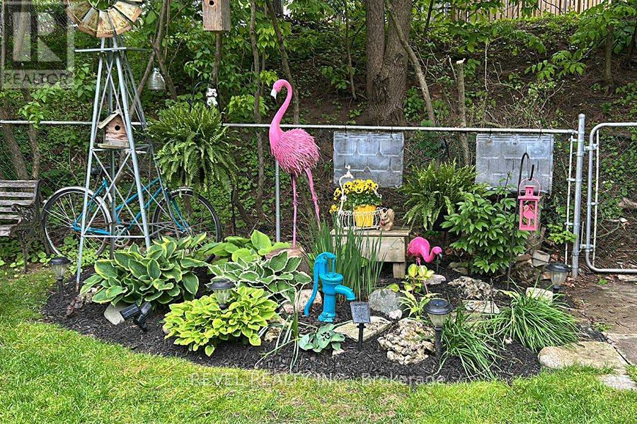 102 Century Hill Drive, Kitchener, Ontario N2E 2H8 - Photo 31 - X12996656