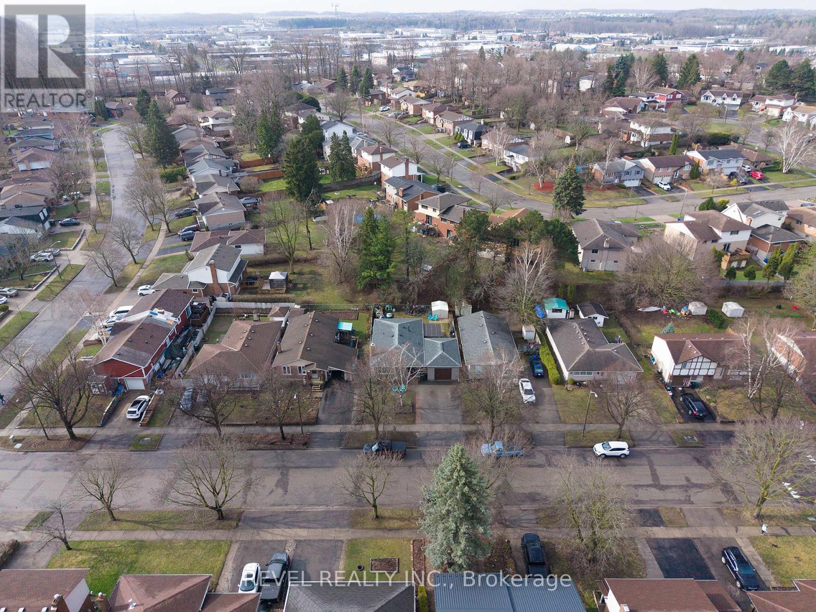 102 Century Hill Drive, Kitchener, Ontario  N2E 2H8 - Photo 37 - X12996656