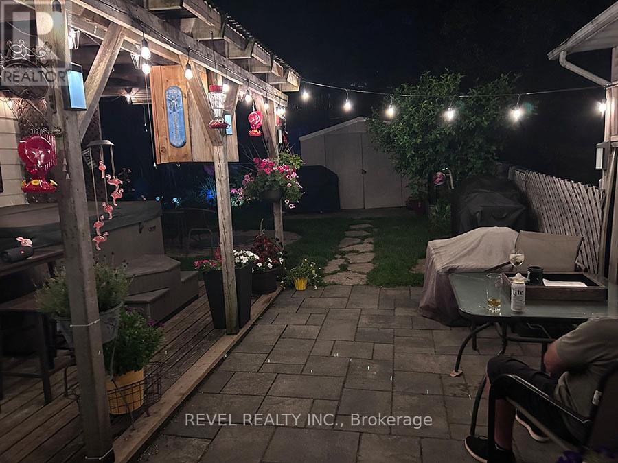 102 Century Hill Drive, Kitchener, Ontario N2E 2H8 - Photo 35 - X12996656