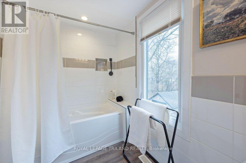 88 Briscoe Street E, London South, Ontario  N6C 1X2 - Photo 34 - X12999766