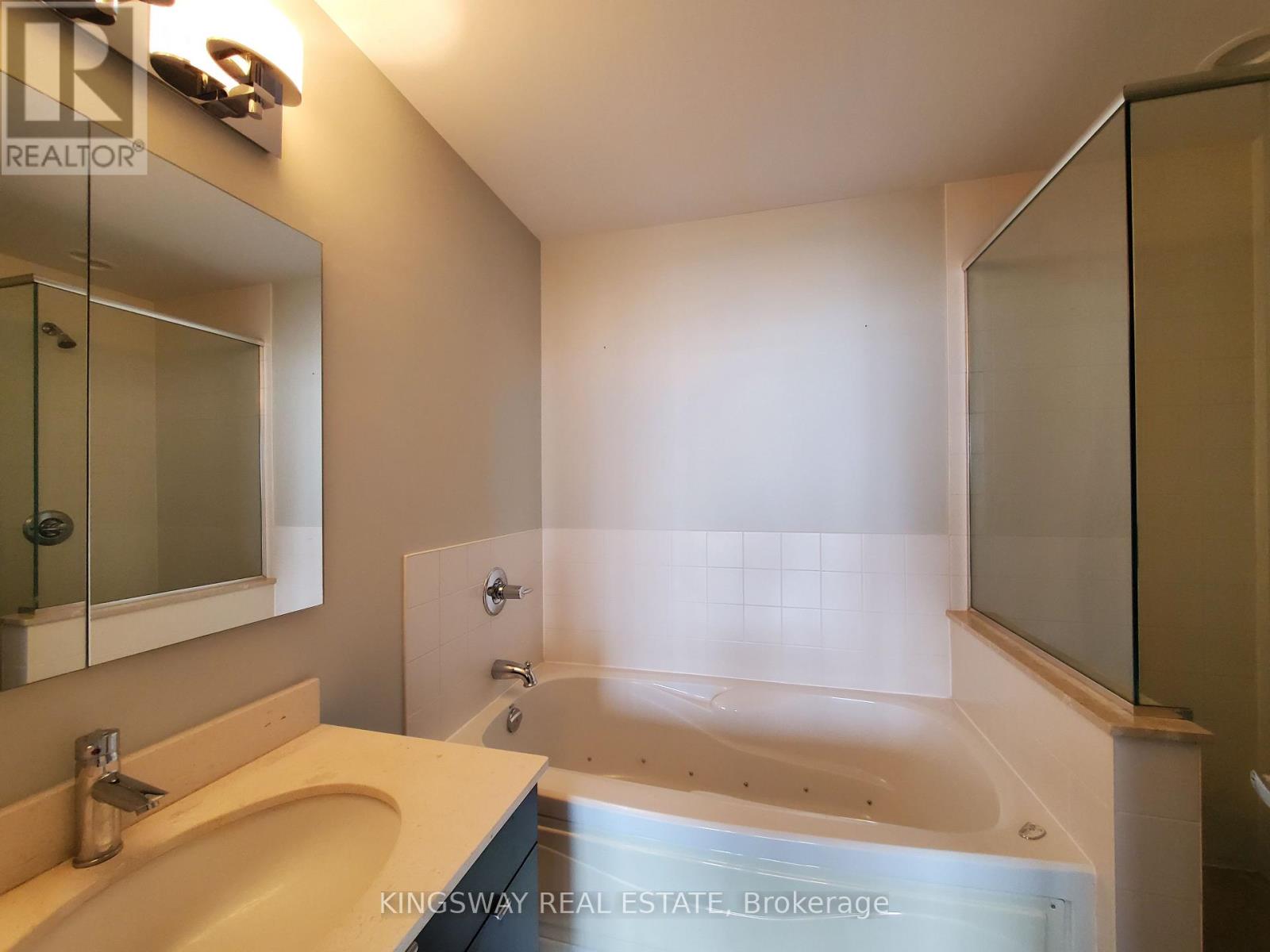 3403 - 33 Lombard Street, Toronto, Ontario  M5C 3H8 - Photo 17 - C12999772