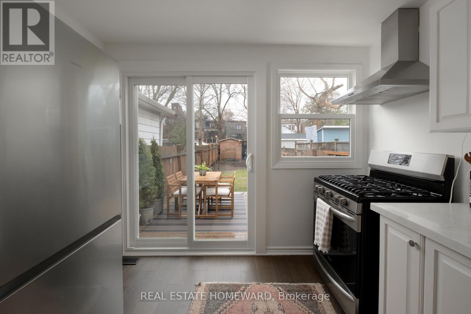 146 Gledhill Avenue, Toronto, Ontario  M4C 5L1 - Photo 16 - E12999736