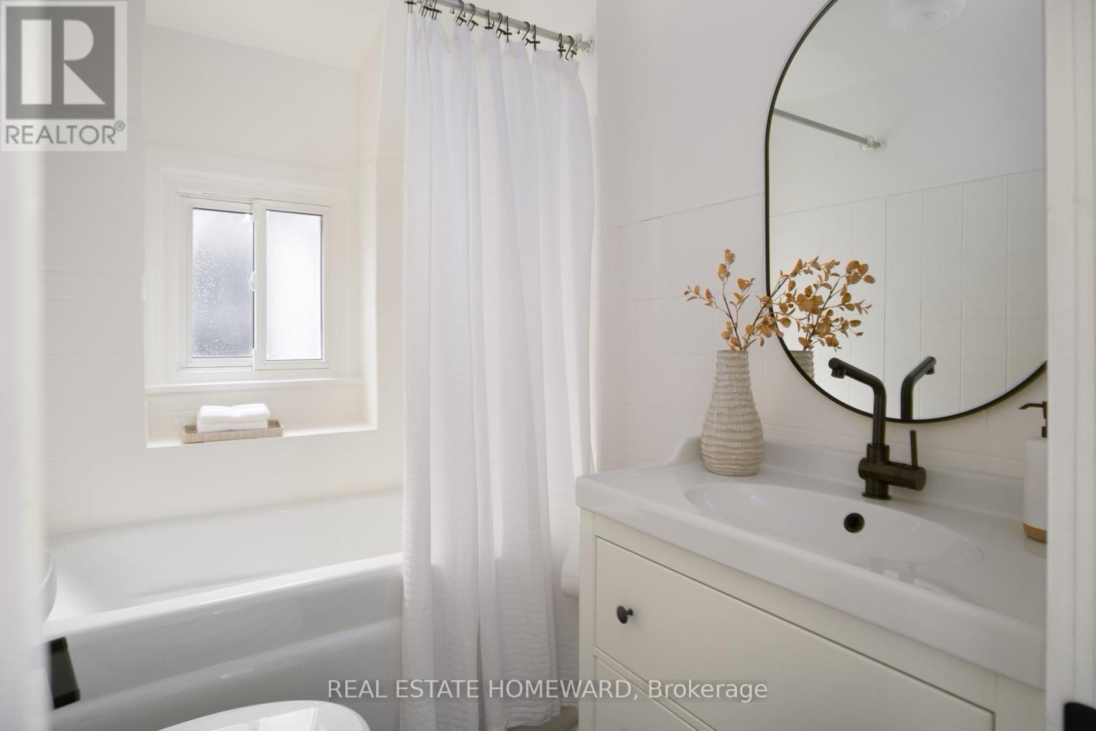 146 Gledhill Avenue, Toronto, Ontario  M4C 5L1 - Photo 27 - E12999736