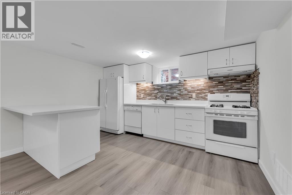 17 Victor Boulevard Unit# B, Hamilton, Ontario  L9A 2V3 - Photo 2 - 40820205