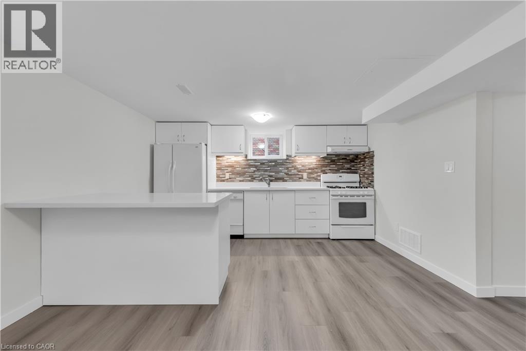 17 Victor Boulevard Unit# B, Hamilton, Ontario  L9A 2V3 - Photo 3 - 40820205