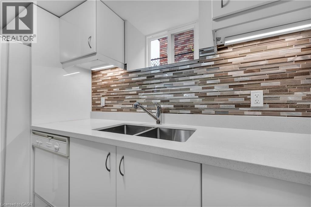 17 Victor Boulevard Unit# B, Hamilton, Ontario  L9A 2V3 - Photo 4 - 40820205