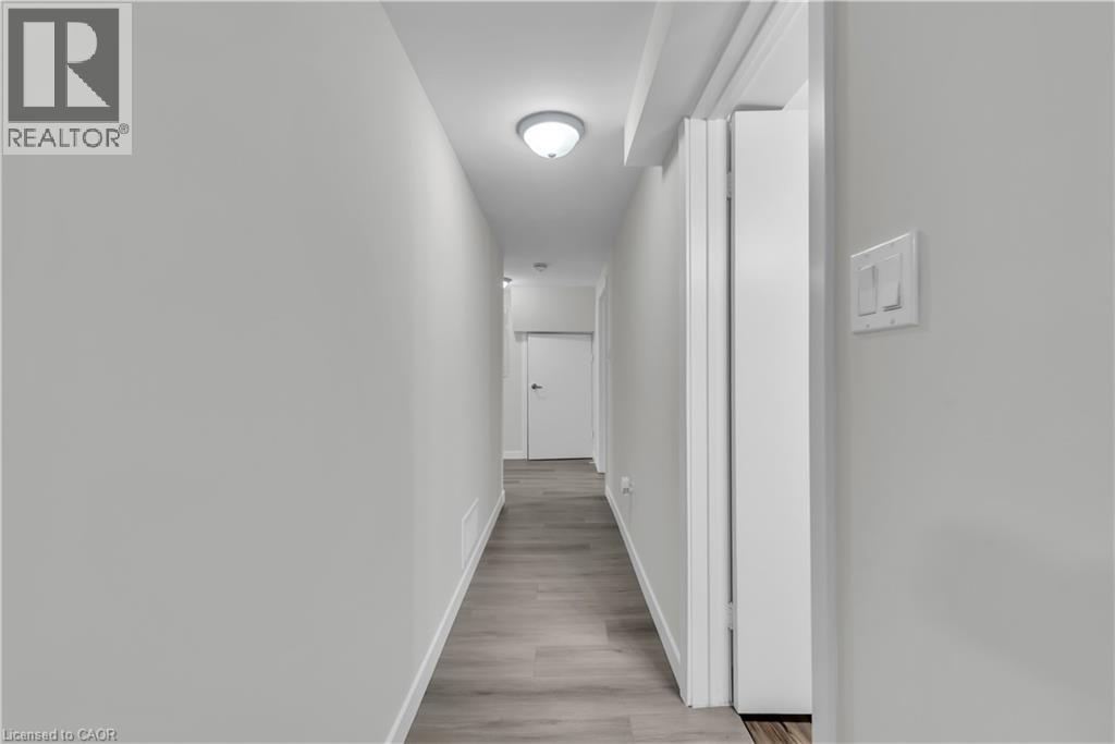 17 Victor Boulevard Unit# B, Hamilton, Ontario  L9A 2V3 - Photo 12 - 40820205