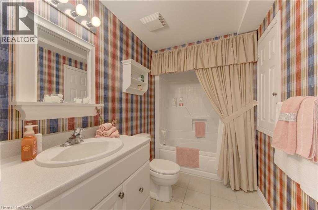 74 Autumn Ridge Trail Unit# 33, Kitchener, Ontario  N2P 2M5 - Photo 29 - 40817706