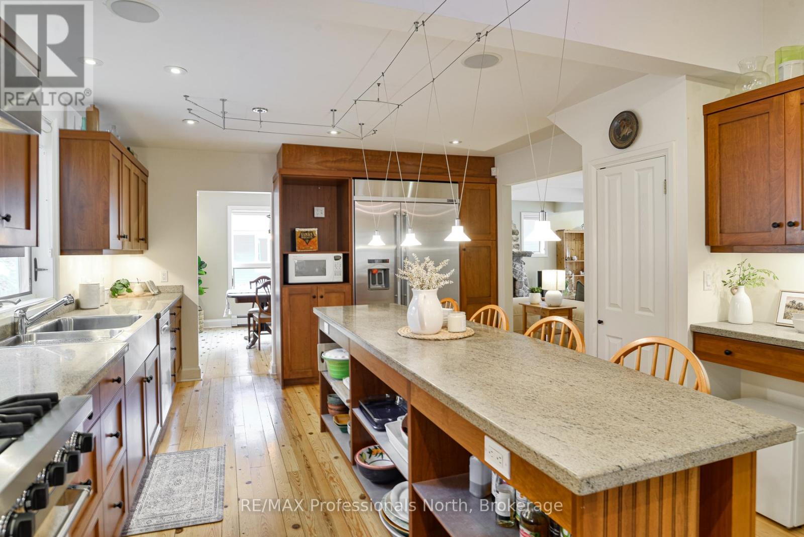 1009-2 Arts Road, Lake Of Bays, Ontario  P0A 1H0 - Photo 11 - X12999746