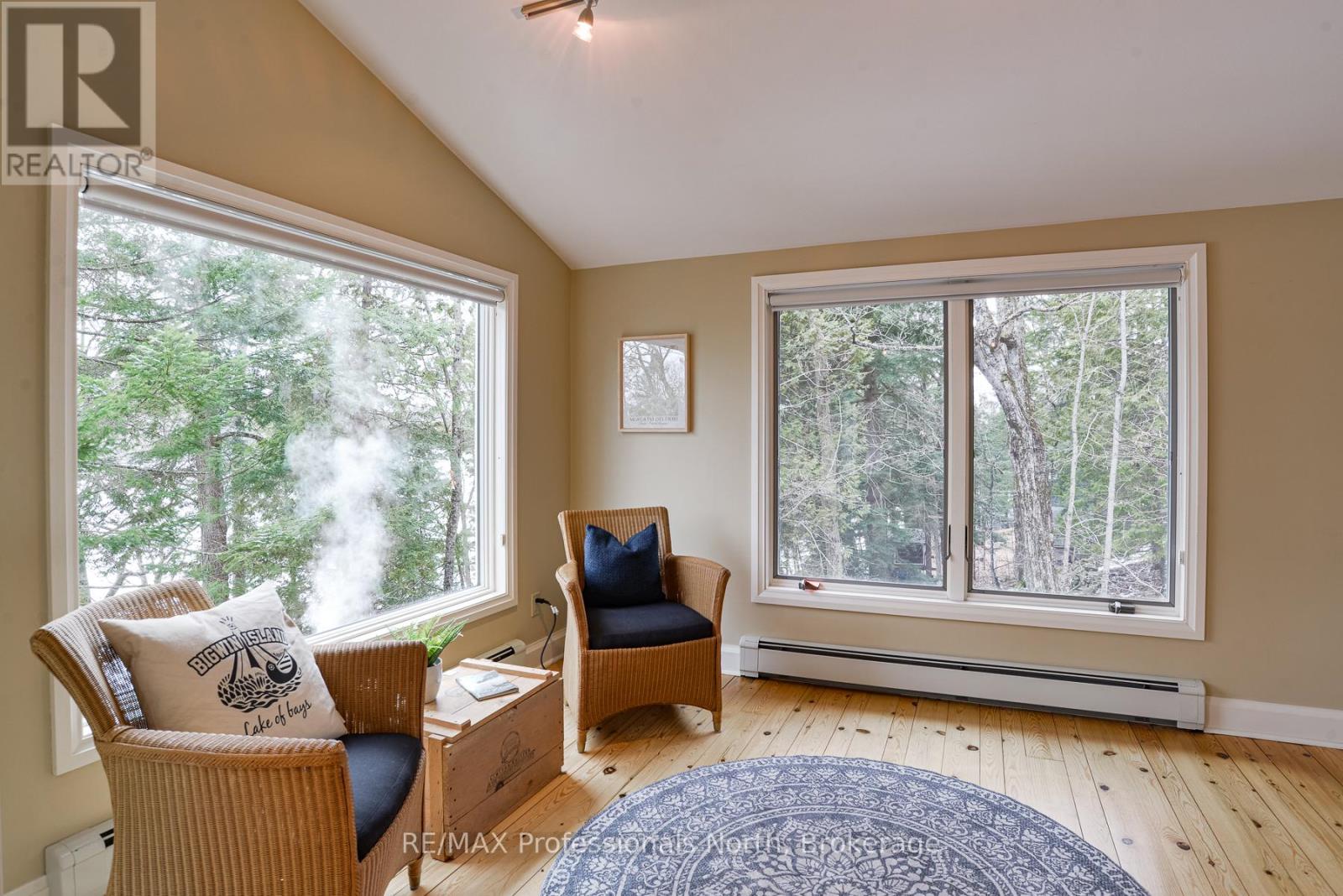 1009-2 Arts Road, Lake Of Bays, Ontario  P0A 1H0 - Photo 15 - X12999746