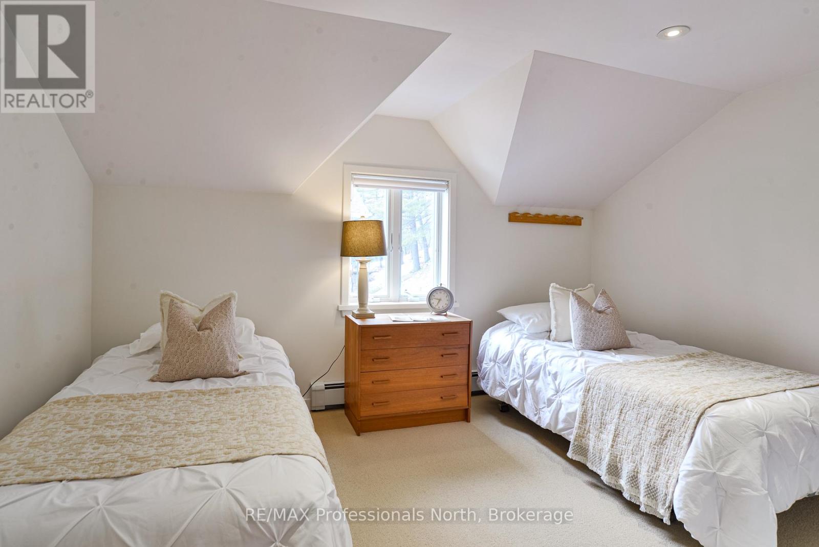 1009-2 Arts Road, Lake Of Bays, Ontario  P0A 1H0 - Photo 28 - X12999746