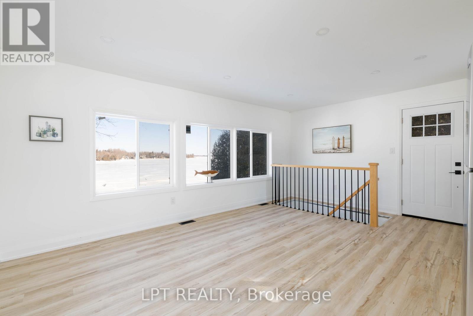 47 Moon Point Drive, Oro-Medonte, Ontario  L3V 0R8 - Photo 11 - S12999798