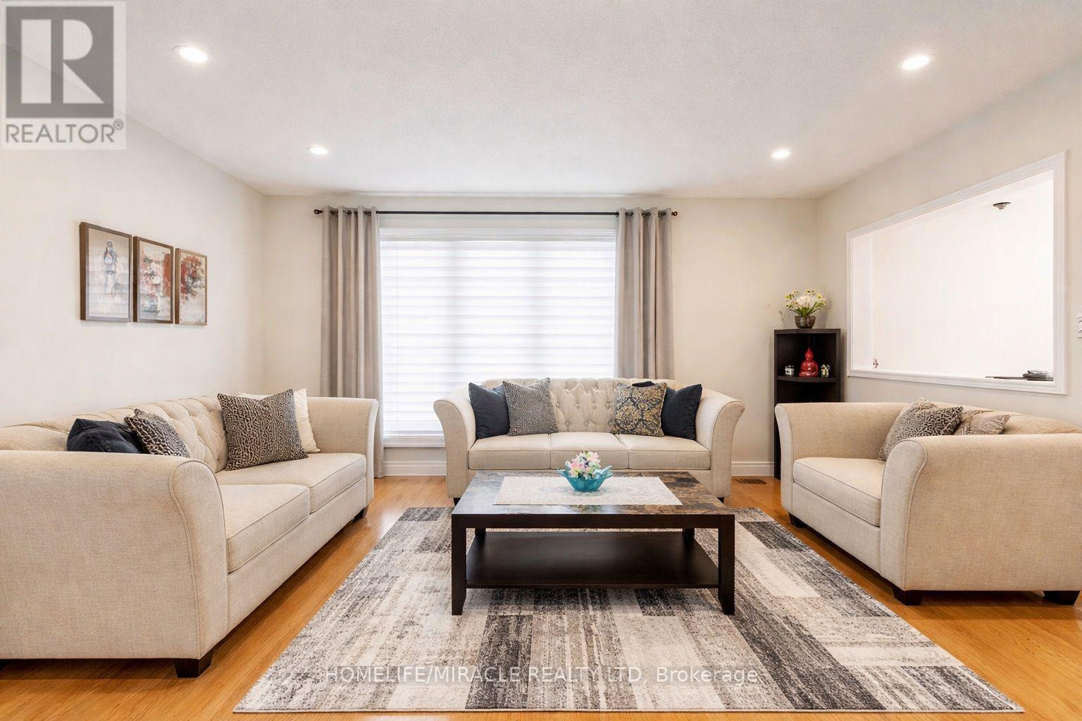 31 Binder Twine Trail, Brampton, Ontario L6X 4S5 - Photo 3 - W12999776