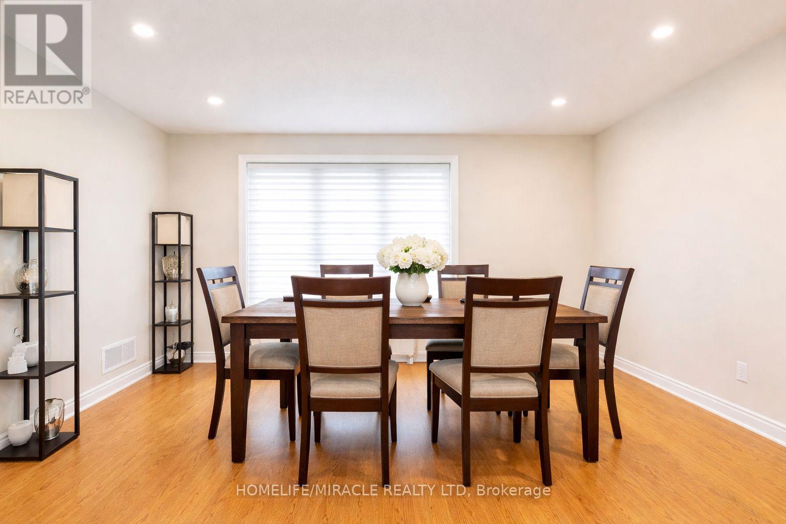 31 Binder Twine Trail, Brampton, Ontario L6X 4S5 - Photo 4 - W12999776