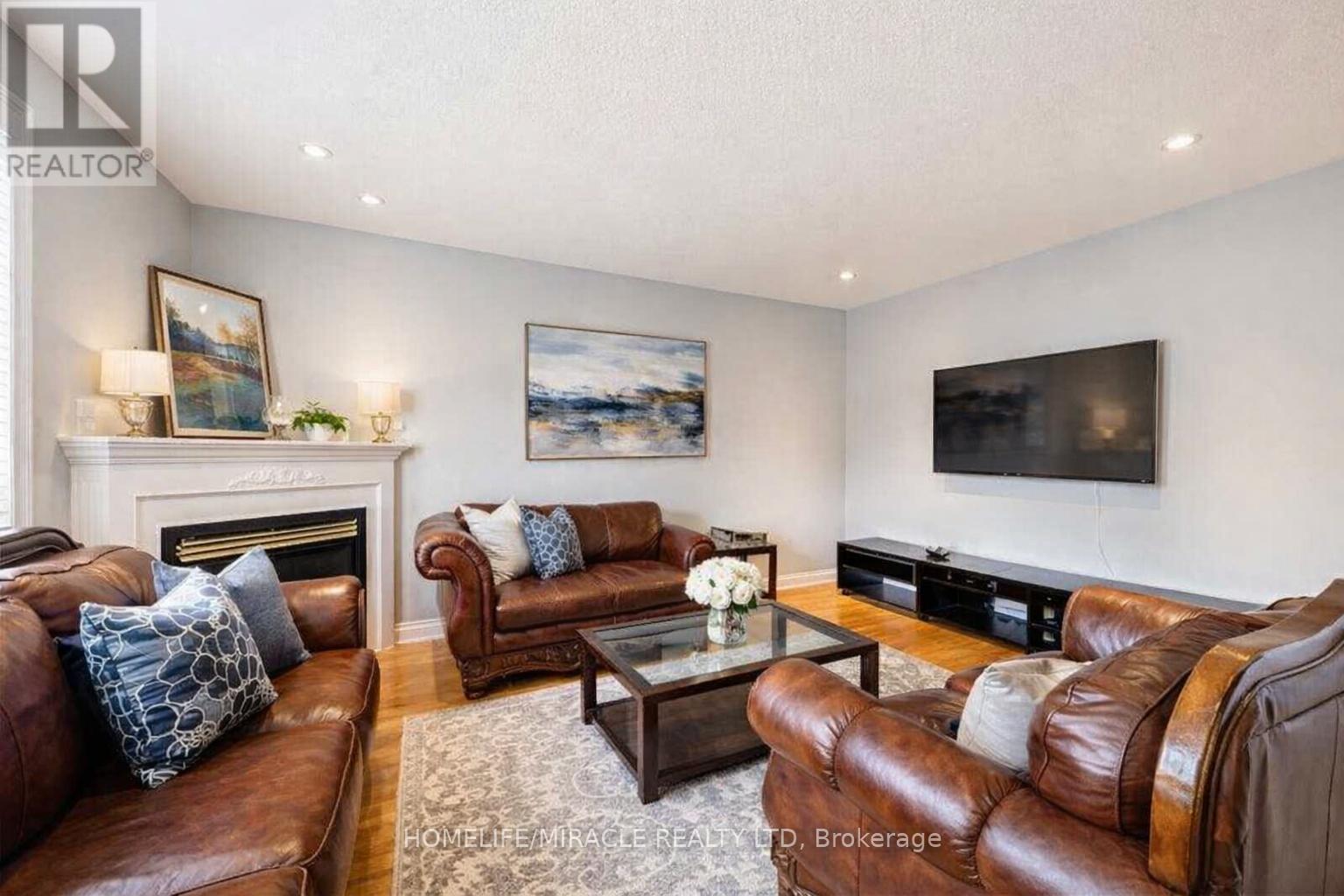 31 Binder Twine Trail, Brampton, Ontario L6X 4S5 - Photo 6 - W12999776