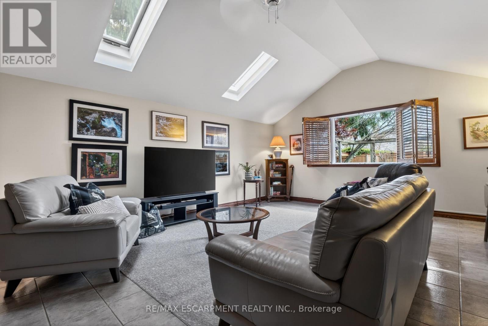 57 Park Avenue E, Burlington, Ontario  L7T 1Y2 - Photo 11 - W12999778