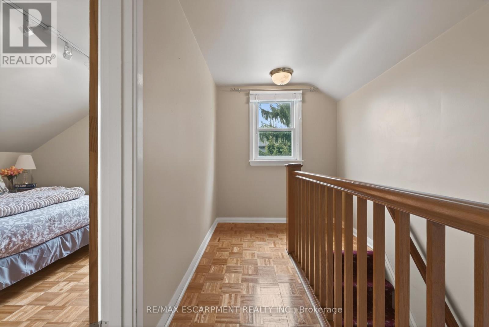 57 Park Avenue E, Burlington, Ontario  L7T 1Y2 - Photo 16 - W12999778