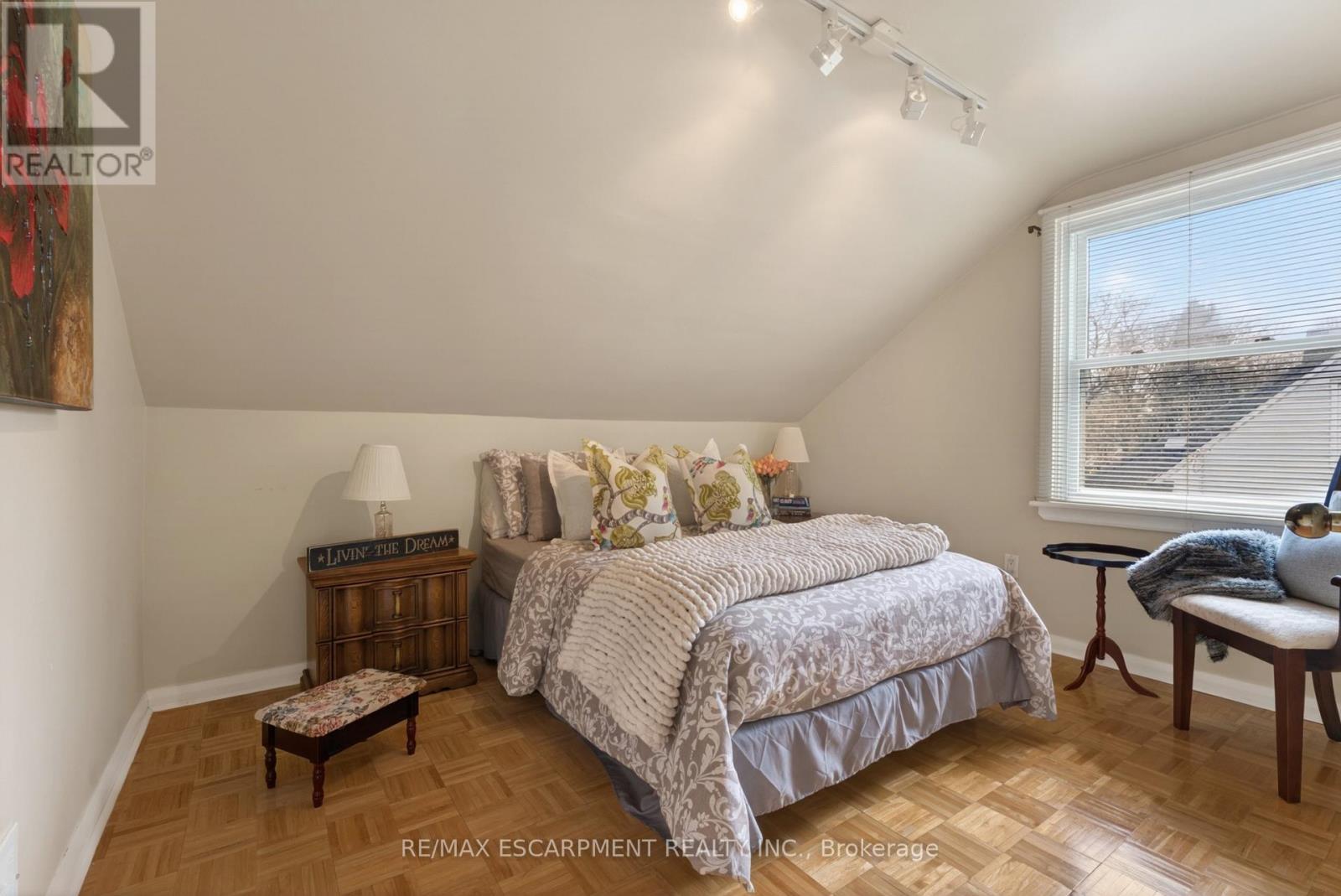 57 Park Avenue E, Burlington, Ontario  L7T 1Y2 - Photo 17 - W12999778