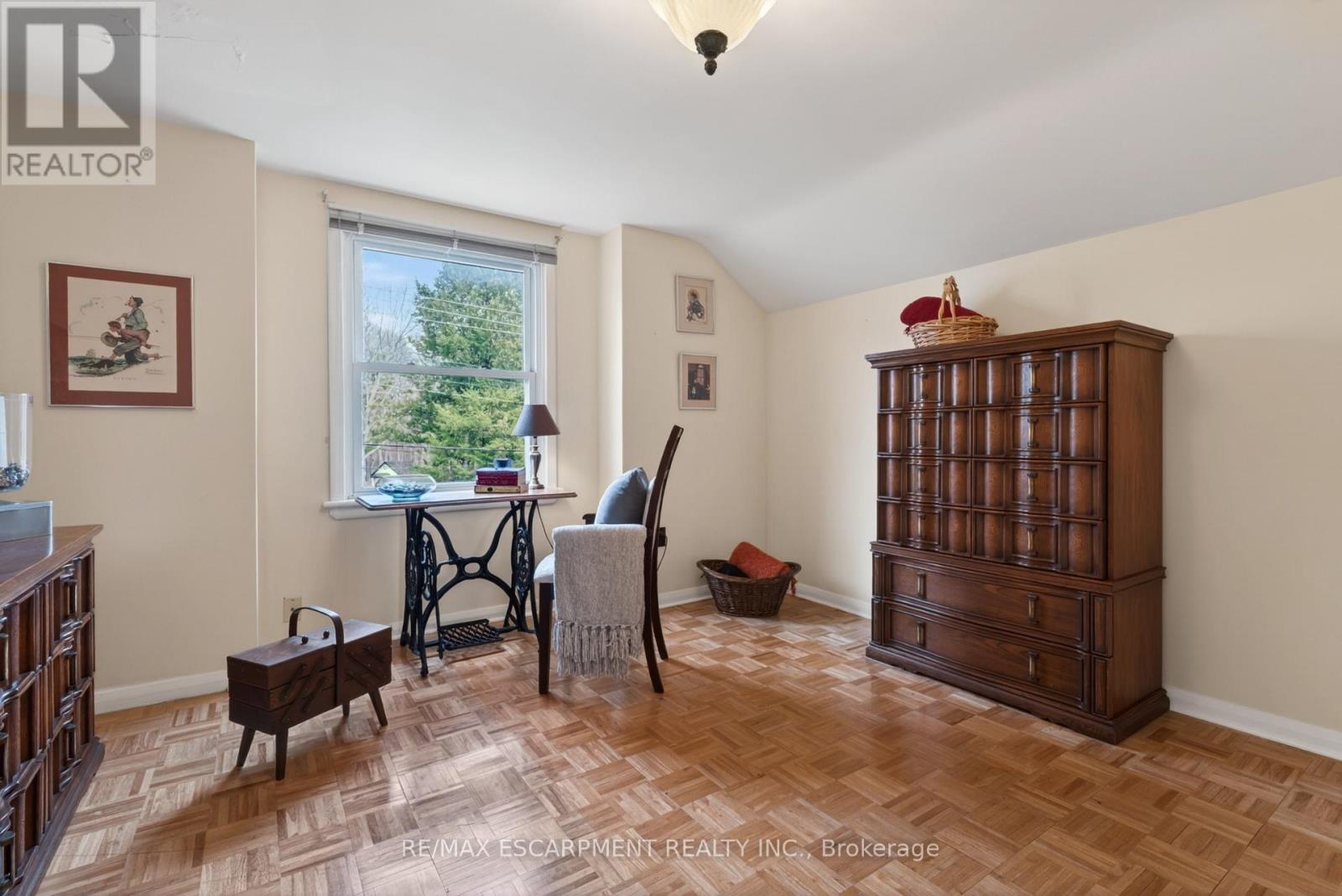 57 Park Avenue E, Burlington, Ontario  L7T 1Y2 - Photo 18 - W12999778