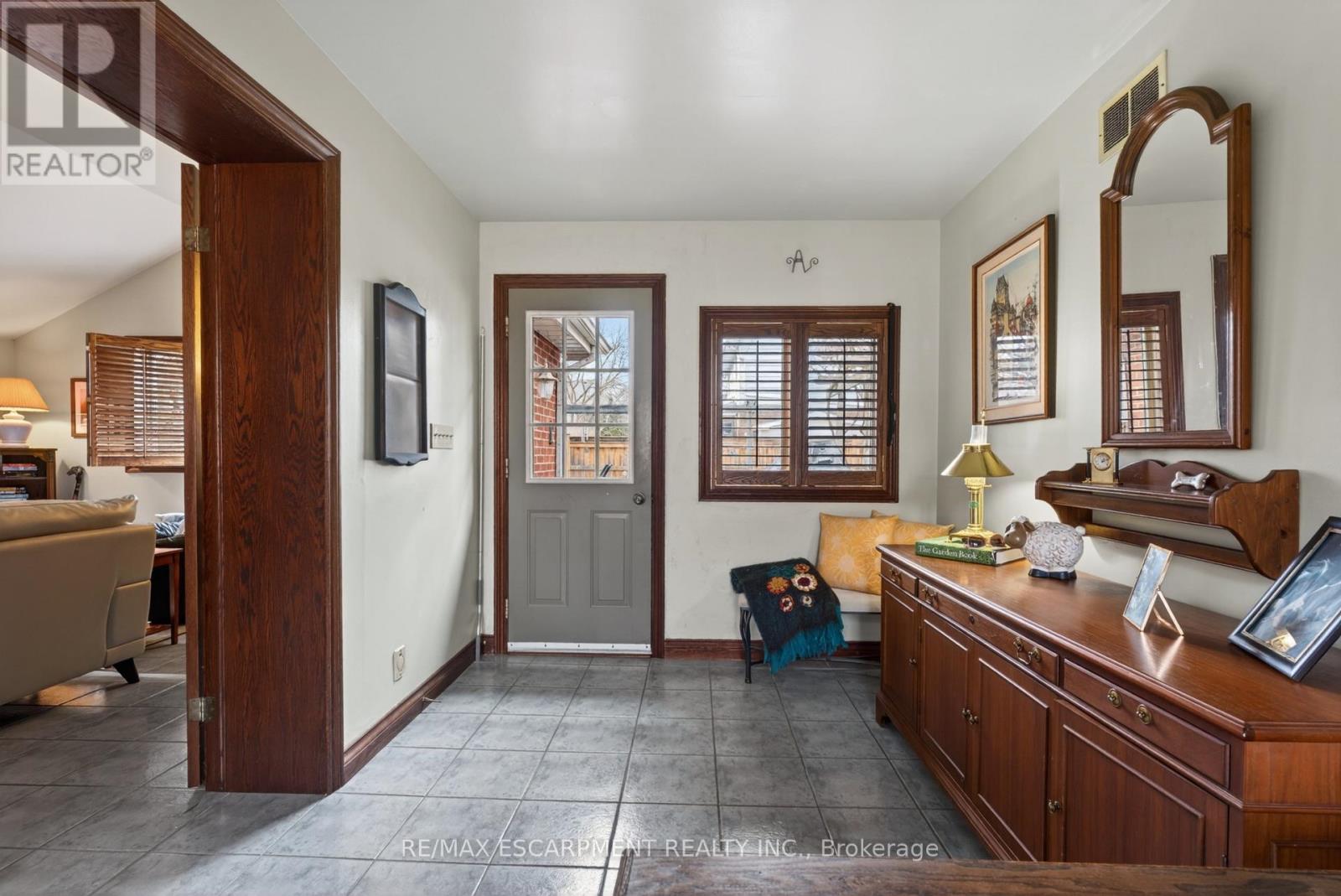 57 Park Avenue E, Burlington, Ontario  L7T 1Y2 - Photo 23 - W12999778