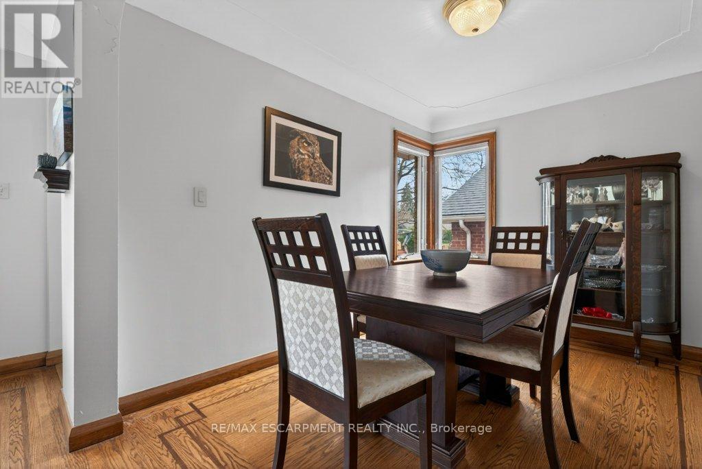 57 Park Avenue E, Burlington, Ontario  L7T 1Y2 - Photo 6 - W12999778