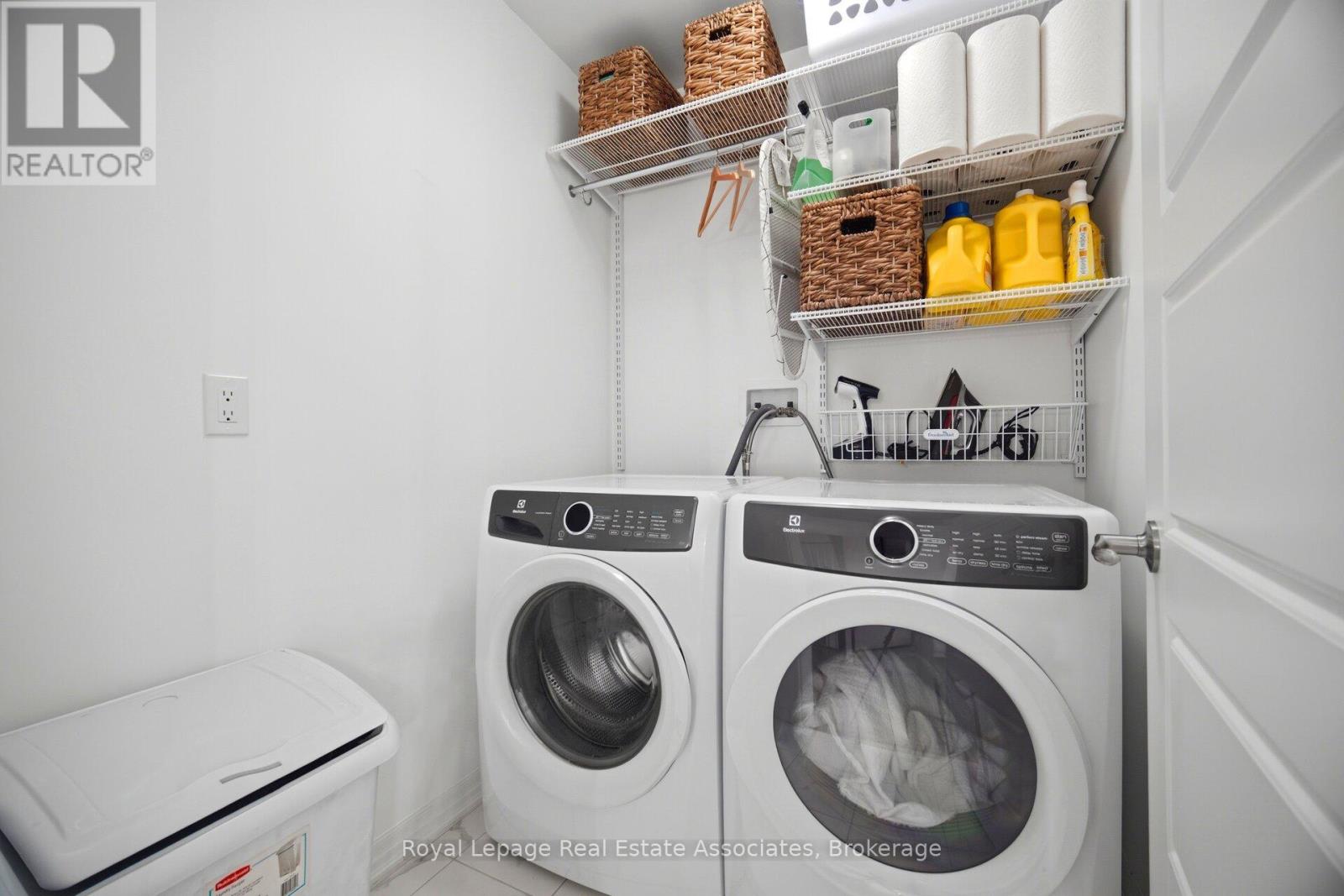 110 Huguenot Road W, Oakville, Ontario  L6H 0J6 - Photo 28 - W12999782