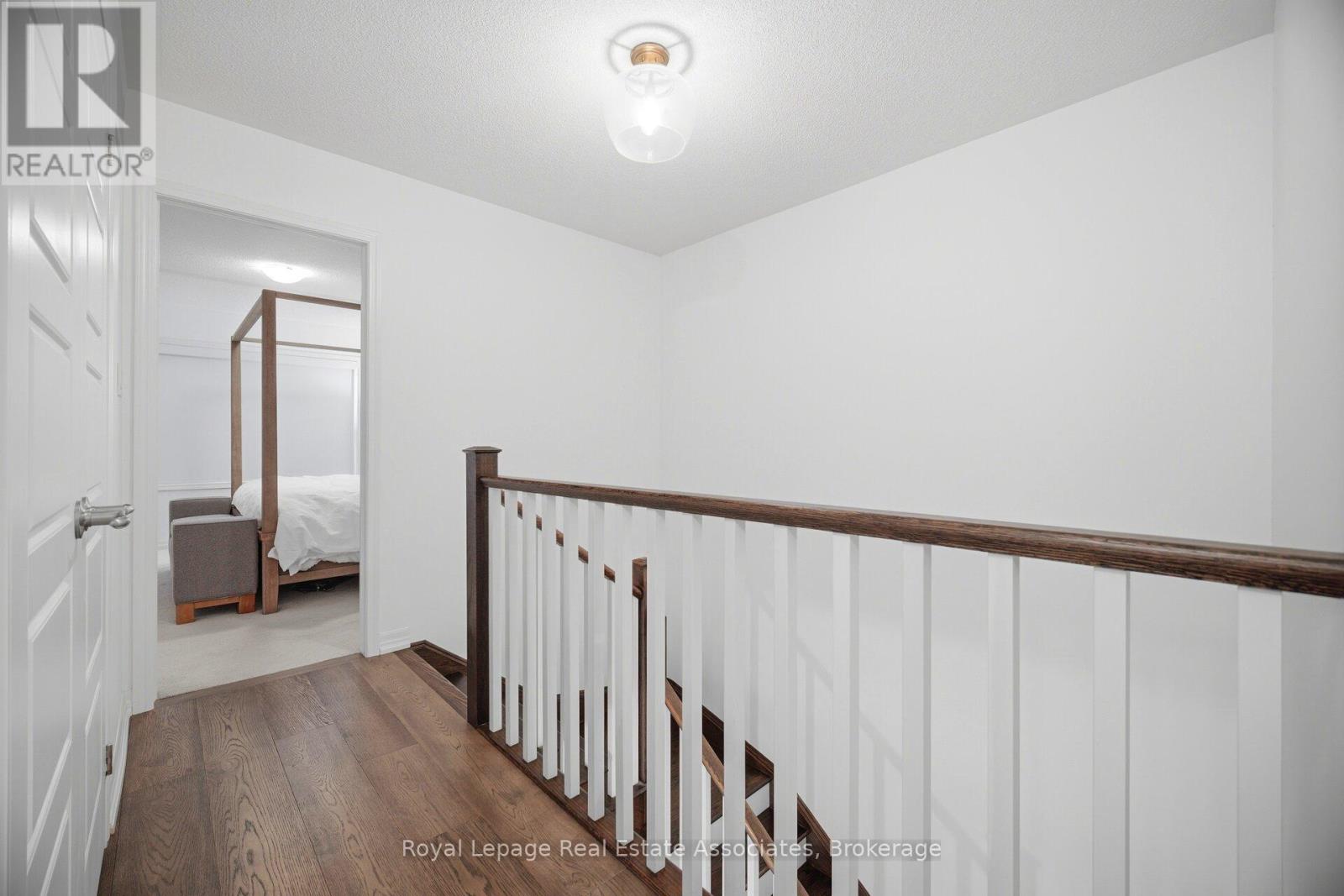 110 Huguenot Road W, Oakville, Ontario  L6H 0J6 - Photo 30 - W12999782