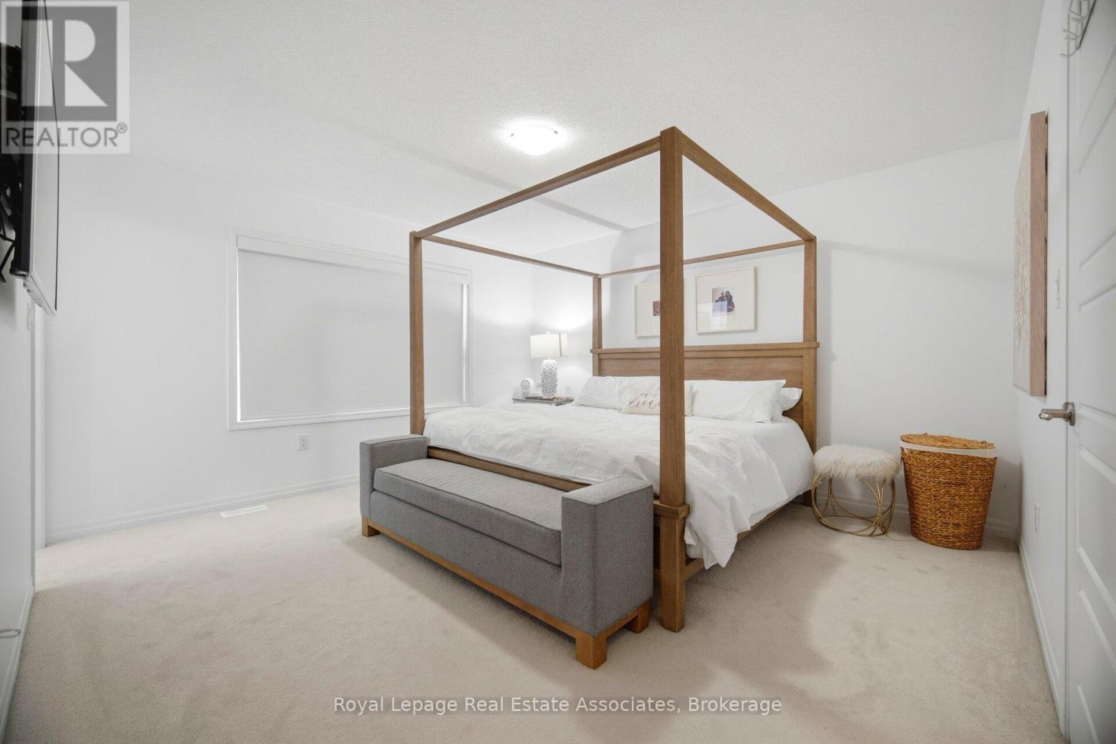 110 Huguenot Road W, Oakville, Ontario  L6H 0J6 - Photo 31 - W12999782