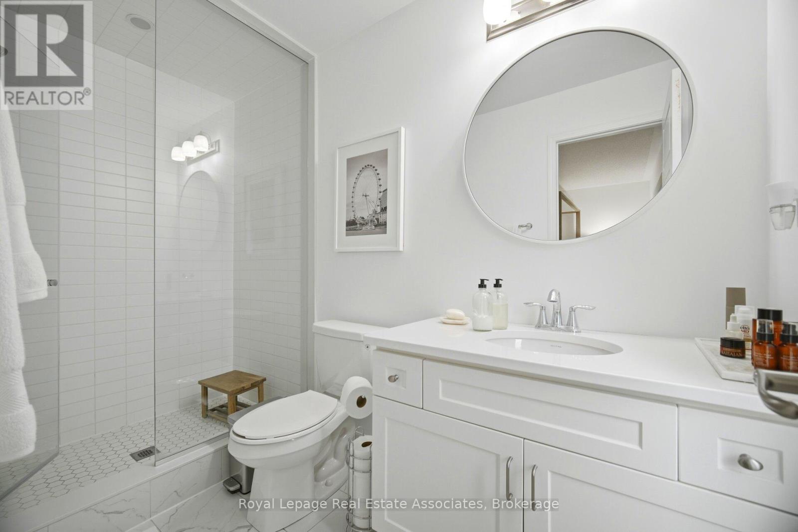 110 Huguenot Road W, Oakville, Ontario  L6H 0J6 - Photo 34 - W12999782