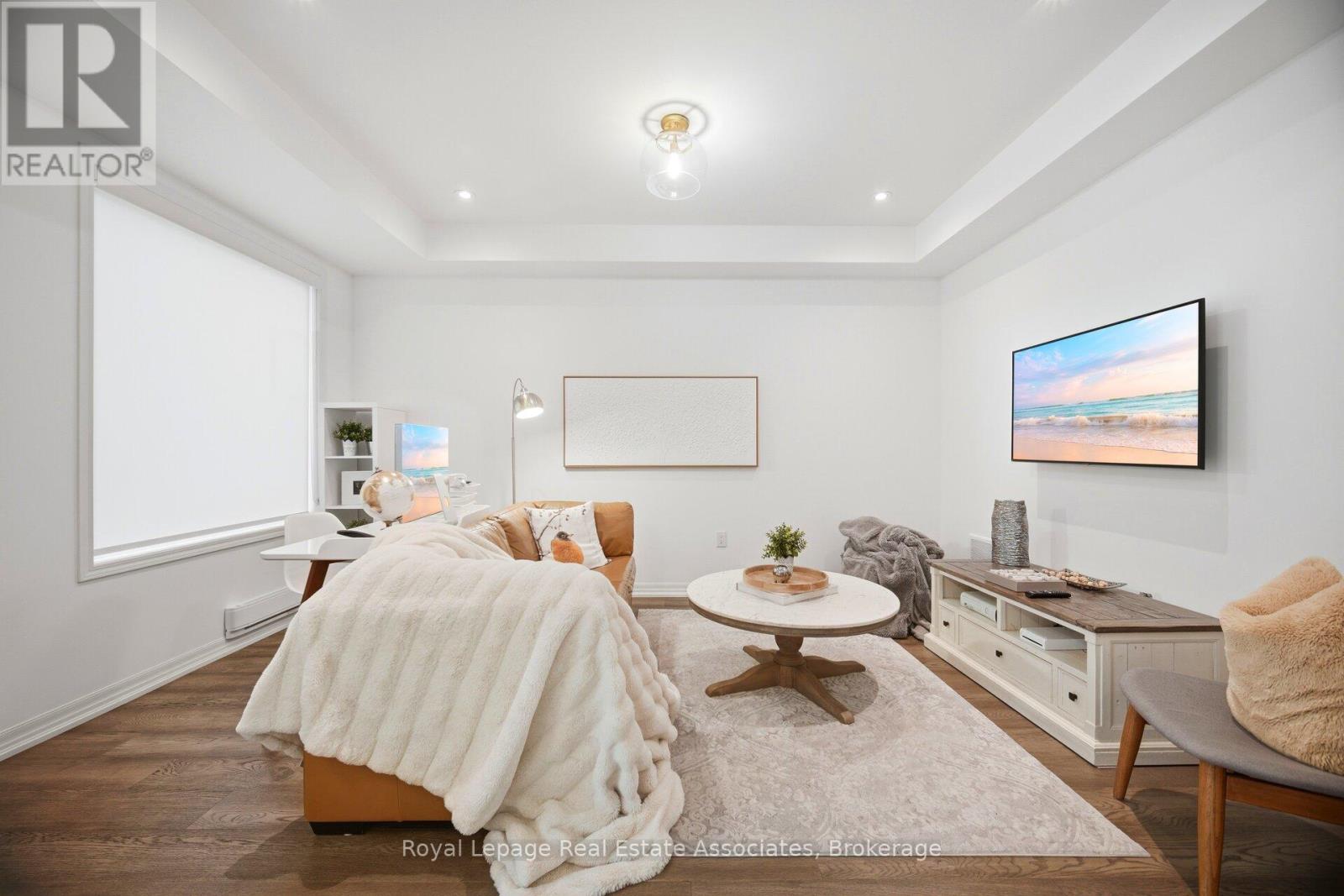 110 Huguenot Road W, Oakville, Ontario  L6H 0J6 - Photo 44 - W12999782