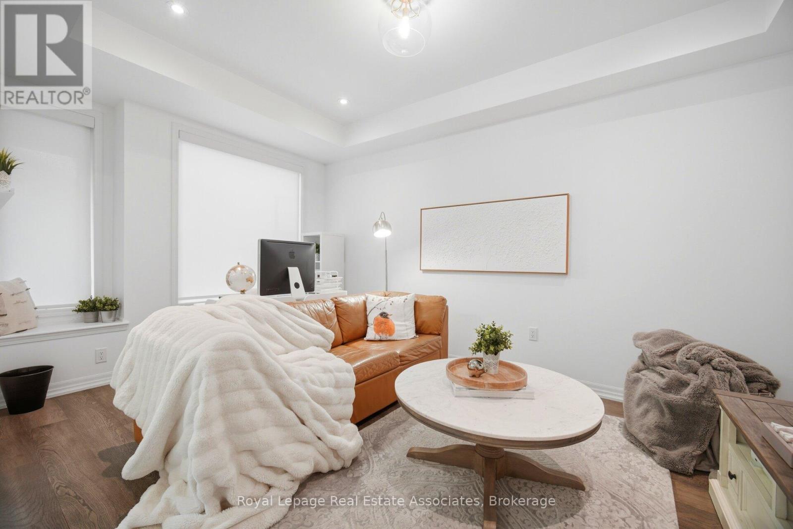 110 Huguenot Road W, Oakville, Ontario  L6H 0J6 - Photo 46 - W12999782