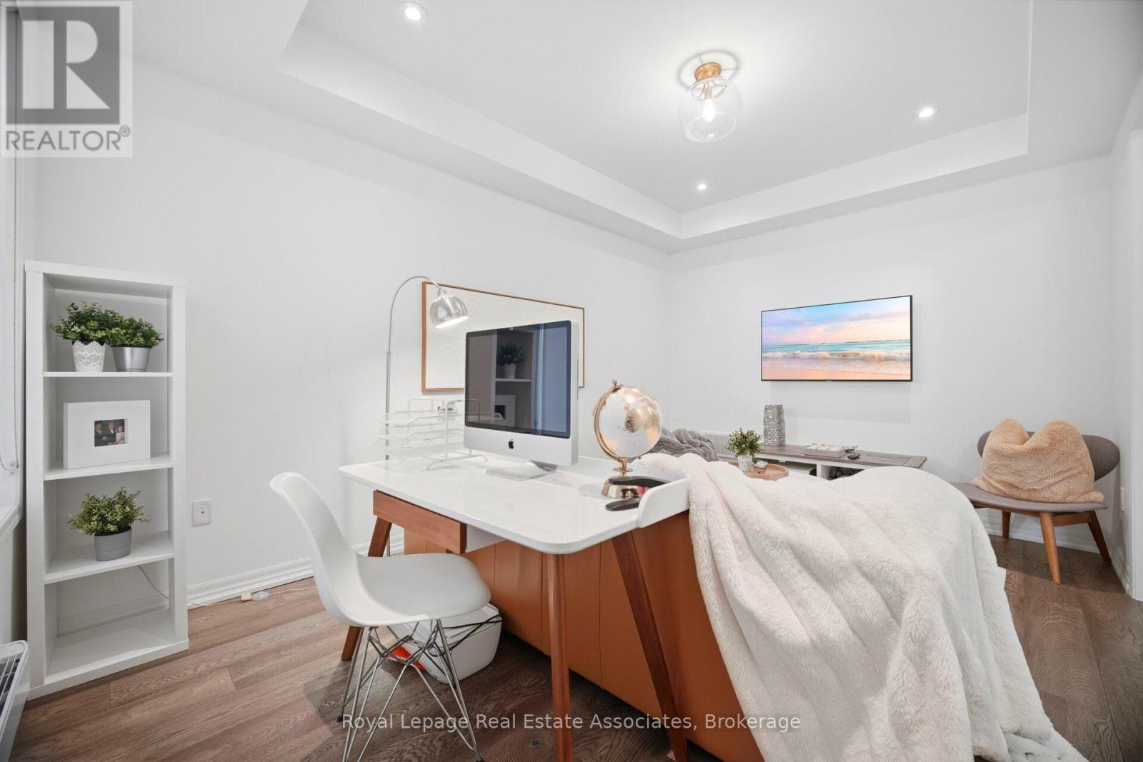 110 Huguenot Road W, Oakville, Ontario  L6H 0J6 - Photo 47 - W12999782