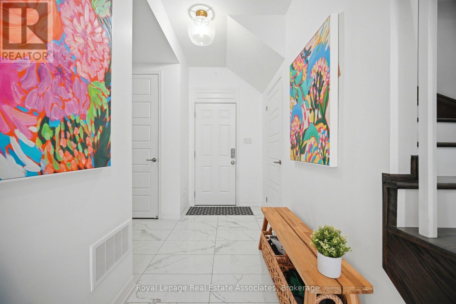 110 Huguenot Road W, Oakville, Ontario  L6H 0J6 - Photo 49 - W12999782