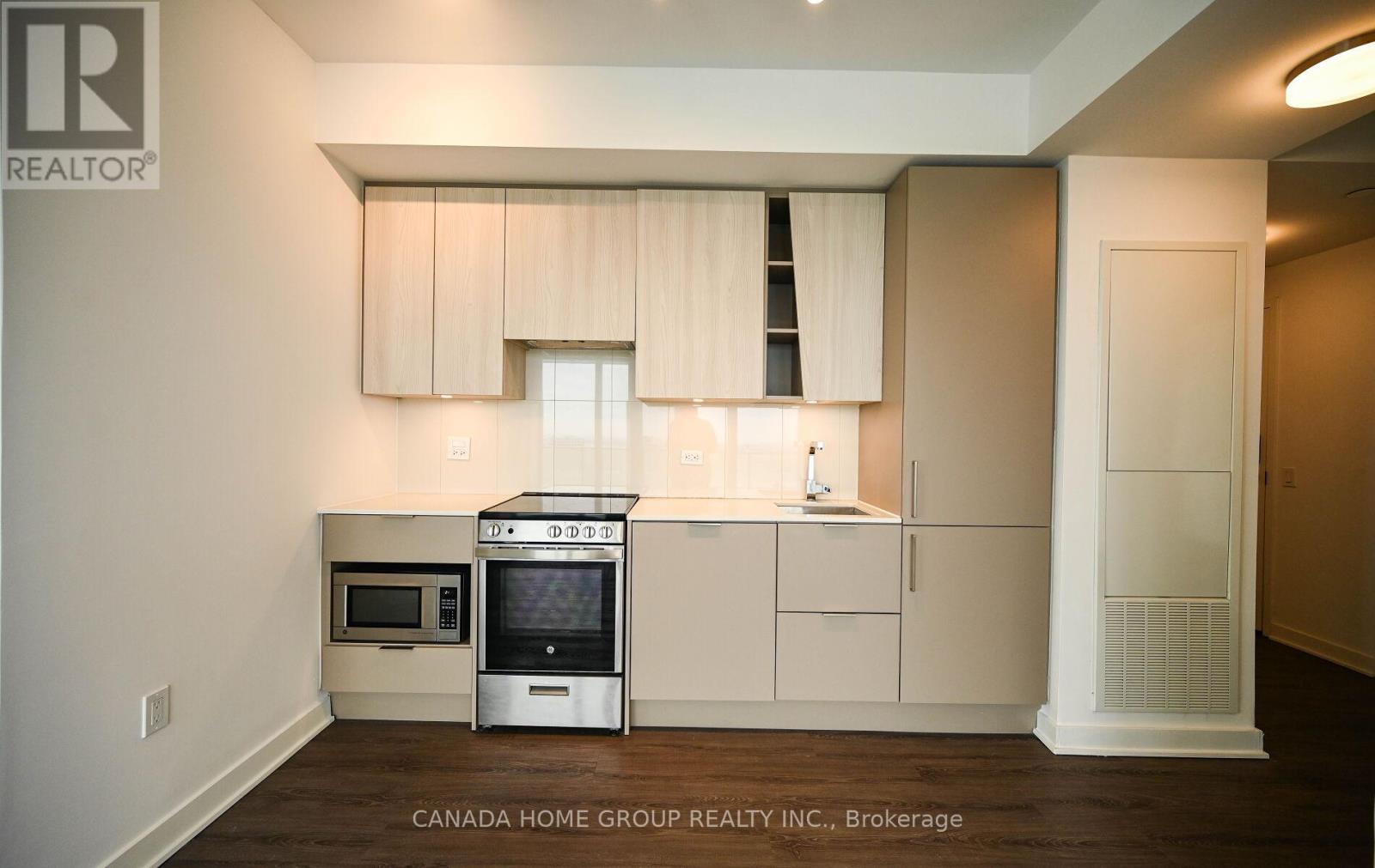 5310 - 3900 Confederation Parkway, Mississauga, Ontario  L5B 0M3 - Photo 14 - W12999784