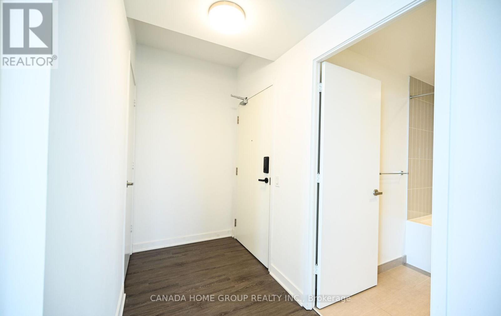 5310 - 3900 Confederation Parkway, Mississauga, Ontario  L5B 0M3 - Photo 6 - W12999784