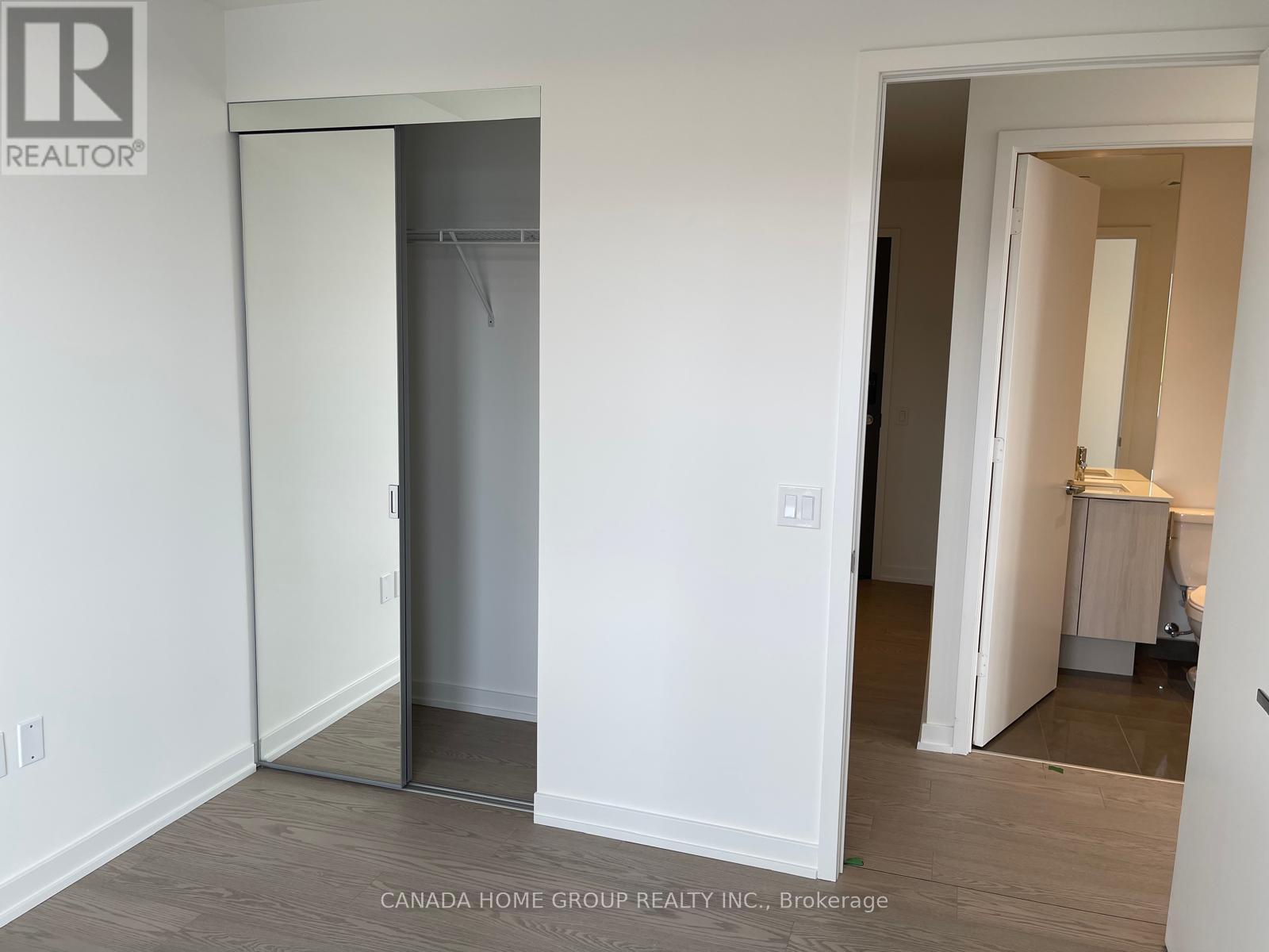 2411 - 448 Burnhamthorpe Road W, Mississauga, Ontario  L5B 0R4 - Photo 13 - W12999794