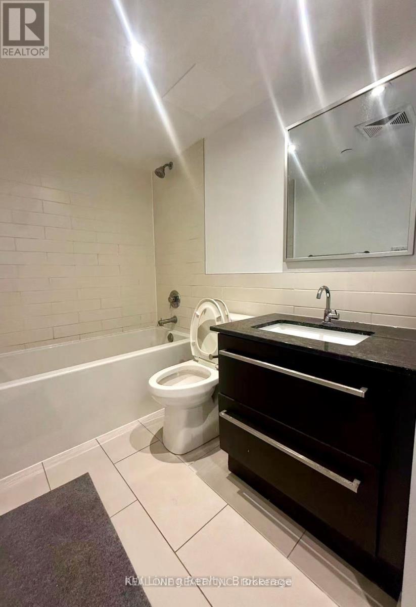 1006 - 160 Flemington Road, Toronto, Ontario  M6A 1N6 - Photo 13 - W12999796