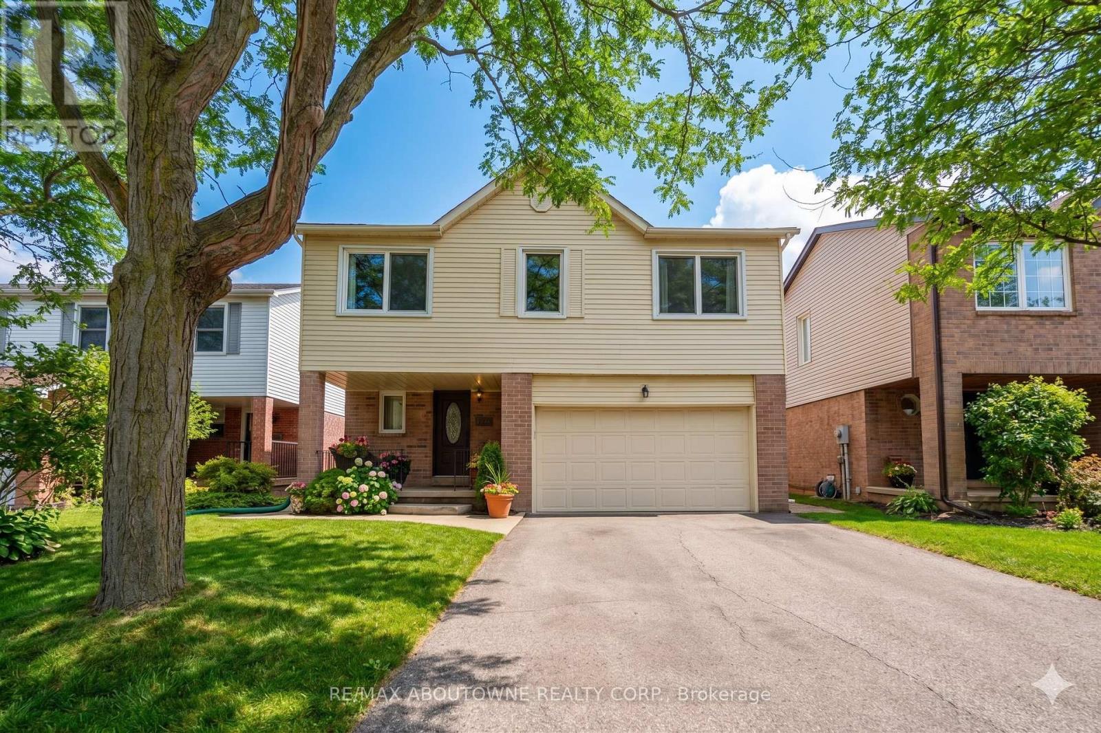 1148 BRIDLEWOOD TRAIL, Oakville, Ontario