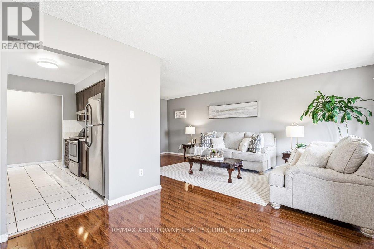 1148 Bridlewood Trail, Oakville, Ontario  L6M 2L2 - Photo 10 - W12999800