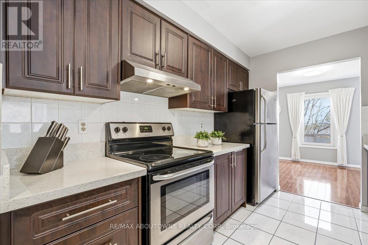 1148 Bridlewood Trail, Oakville, Ontario  L6M 2L2 - Photo 11 - W12999800