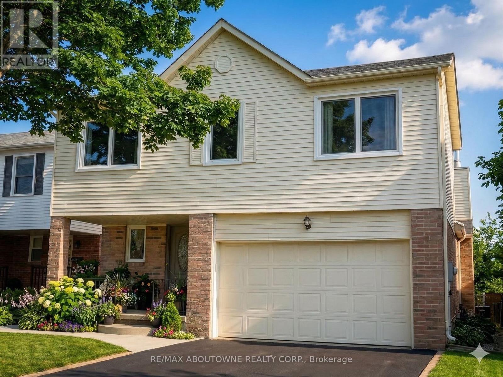 1148 Bridlewood Trail, Oakville, Ontario  L6M 2L2 - Photo 2 - W12999800