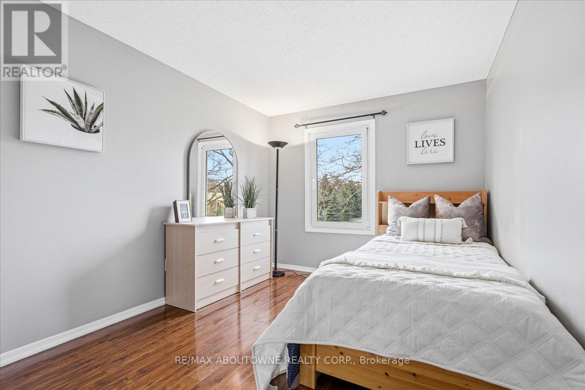 1148 Bridlewood Trail, Oakville, Ontario  L6M 2L2 - Photo 21 - W12999800